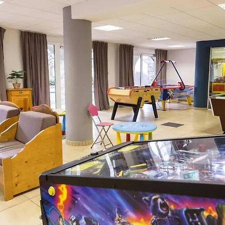 Lary Centre T2 4 Pers Piscine Vue Montagne Apartamento *